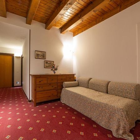 Albergo Ristorante Leon D'Oro Este Exteriör bild