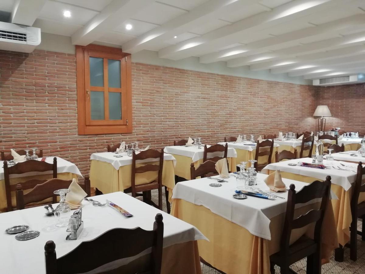 Albergo Ristorante Leon D'Oro Este Exteriör bild